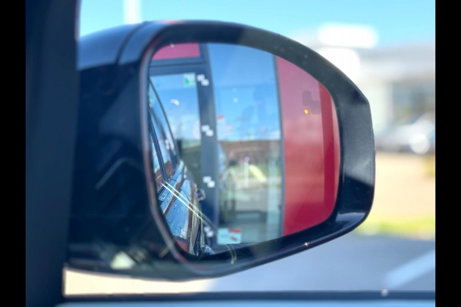 Land Rover Range Rover Sport P575 SVR Full | Panorama | Carbon | Stoelverkoeling | Luchtvering | Alcantara hemel | BTW