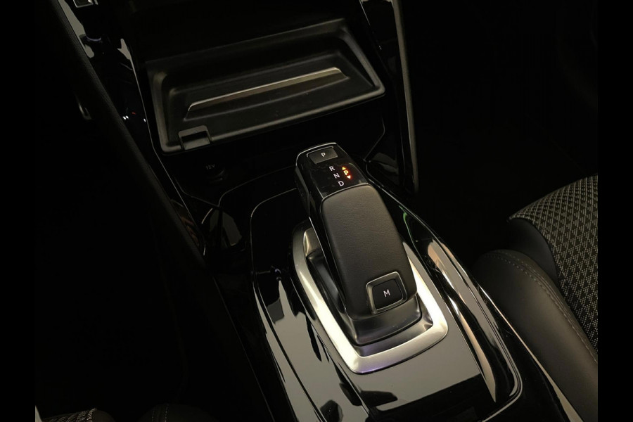 Peugeot 208 1.2 PureTech GT-Line 100PK AUTOMAAT AIRCO CLIMA NAVI CRUISE APPLE CARPLAY LED VELGEN 1STE EIG NIEUWSTAAT
