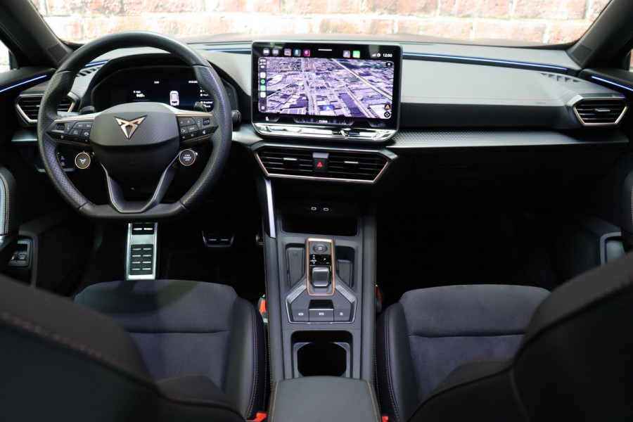 CUPRA Formentor 1.5 TSI e-Hybrid VZ Performance Automaat / Virtual Cockpit / 19 Inch / LED Matrix / Sportstoelen / Adaptieve Cruise Control / Achteruitrijcamera / Extra Getint Glas / Apple CarPlay / Stoelverwarming / Parkeersensoren voor+achter / DAB / Climate Control / Bluetooth