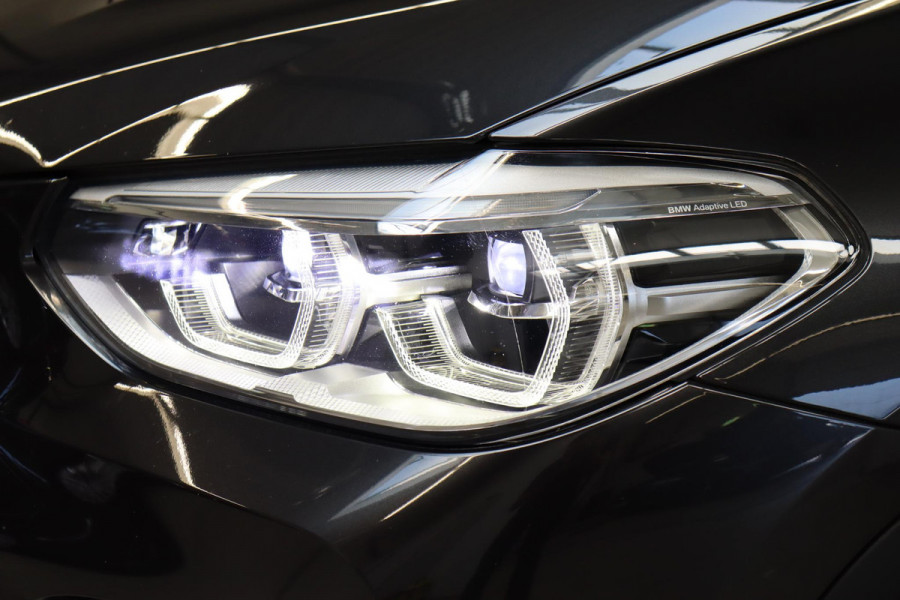 BMW X3 xDrive20i High Executive xLine Automaat / Panoramadak / Trekhaak / Navigatiesysteem Professional / Leder / Comfortstoelen Elektrisch Verstelbaar / Stuurwielverwarming / Chrome Line / Stoelventilatie / Hifi / Multifunctioneel Instrumentendisplay / LED /