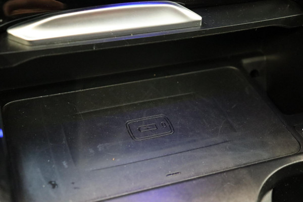 BMW X3 xDrive20i High Executive xLine Automaat / Panoramadak / Trekhaak / Navigatiesysteem Professional / Leder / Comfortstoelen Elektrisch Verstelbaar / Stuurwielverwarming / Chrome Line / Stoelventilatie / Hifi / Multifunctioneel Instrumentendisplay / LED /