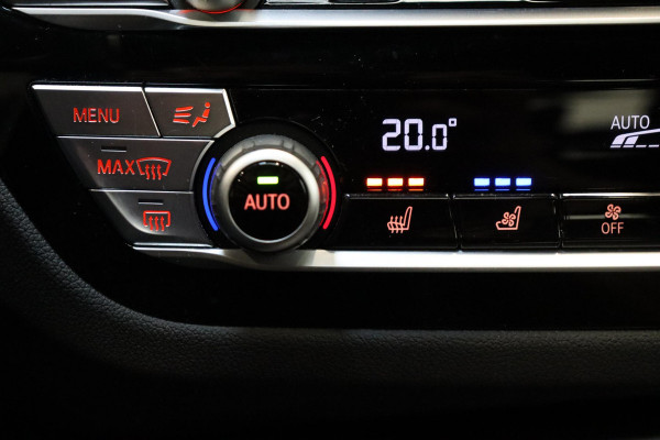 BMW X3 xDrive20i High Executive xLine Automaat / Panoramadak / Trekhaak / Navigatiesysteem Professional / Leder / Comfortstoelen Elektrisch Verstelbaar / Stuurwielverwarming / Chrome Line / Stoelventilatie / Hifi / Multifunctioneel Instrumentendisplay / LED /