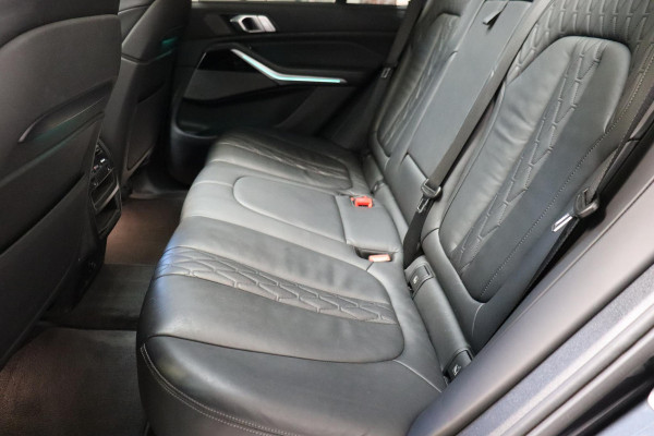 BMW X5 xDrive45e High Executive M Sport Pakket Automaat / Live Cockpit Professional / Panoramadak / Trekhaak / Active Steering / Luchtvering / Exklusiv Leder Nappa / Stoelmassage / Head-Up Display / 21 Inch / Harman Kardon / Driving Assistant / Adaptieve LED-koplamp / Comfortstoelen / Active Protection