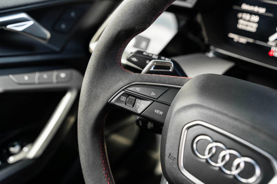 Audi A3 Limousine 2.5 TFSI RS 3 quattro PANO LED VOL