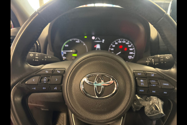 Toyota Yaris 1.5 Hybrid Active / automaat / Navigatie / camera / cruise-control