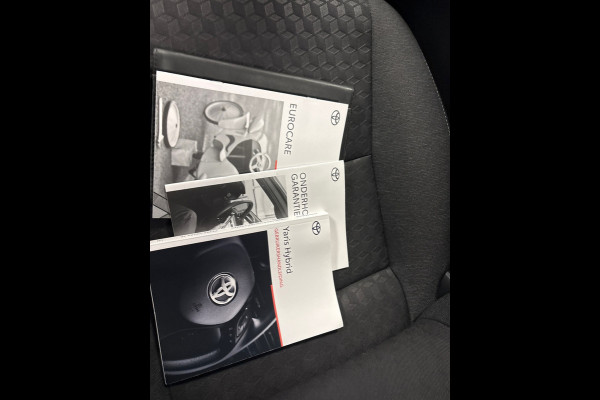 Toyota Yaris 1.5 Hybrid Active / automaat / Navigatie / camera / cruise-control