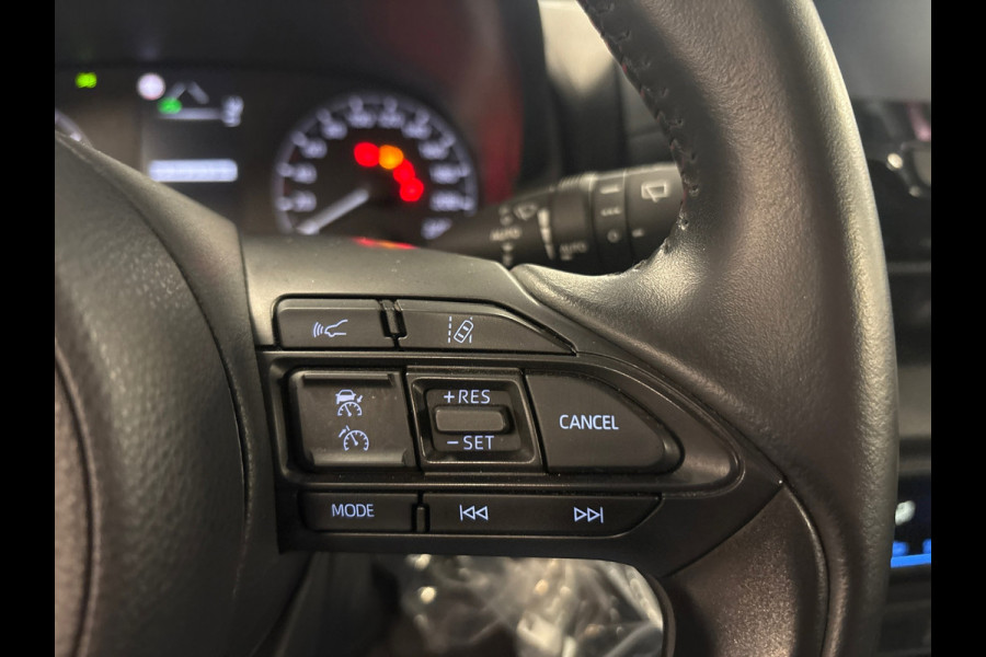 Toyota Yaris 1.5 Hybrid Active / automaat / Navigatie / camera / cruise-control