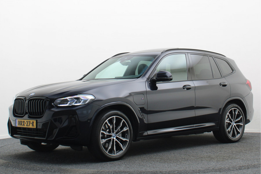 BMW X3 xDrive30e High Executive M-pakket Laser, Panoramadak, Leer, 360° Camera, Apple CarPlay, Head-Up, 20''