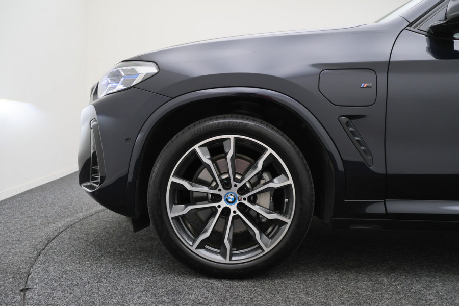 BMW X3 xDrive30e High Executive M-pakket Laser, Panoramadak, Leer, 360° Camera, Apple CarPlay, Head-Up, 20''