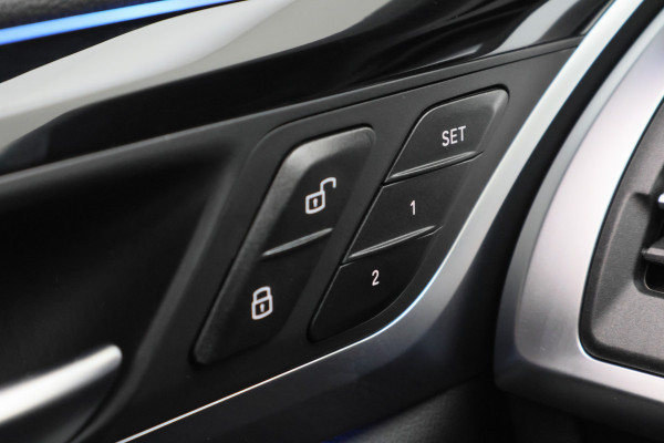 BMW X3 xDrive30e High Executive M-pakket Laser, Panoramadak, Leer, 360° Camera, Apple CarPlay, Head-Up, 20''