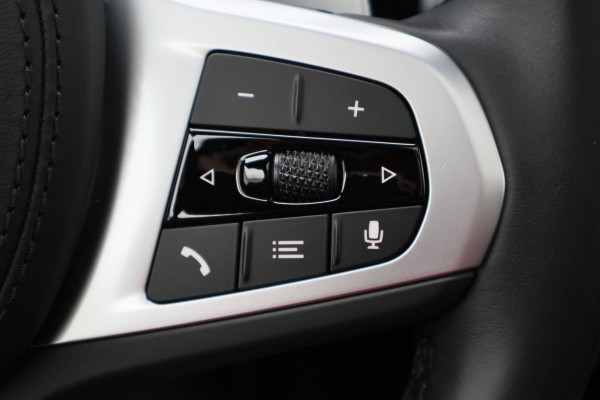 BMW X3 xDrive30e High Executive M-pakket Laser, Panoramadak, Leer, 360° Camera, Apple CarPlay, Head-Up, 20''