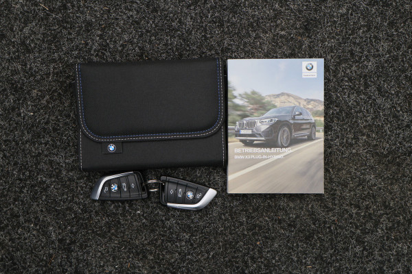 BMW X3 xDrive30e High Executive M-pakket Laser, Panoramadak, Leer, 360° Camera, Apple CarPlay, Head-Up, 20''