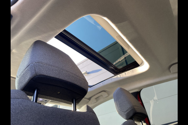 Citroën C4 130pk Shine (Elektrisch Schuifdak - Camera - Keyless Entry - Pack Hifi - Leder - Parkeersensoren V+A - LED - Head up)