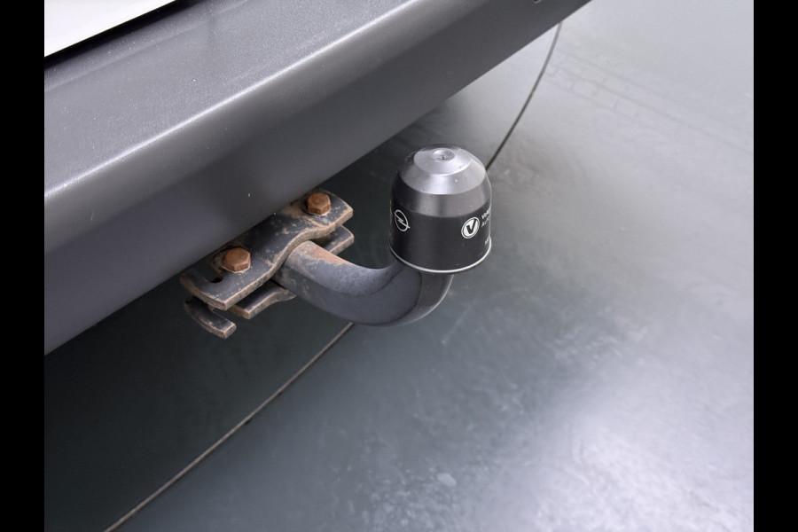 Mercedes-Benz Vito 116CDI Automaat Trekhaak Navi Ecc Cruise Control Euro 6 Camera Bluetooth Sortimo Kasten Stoelverwarming Cruise Control Pdc Lane  Betonplex Vloer Schuifdeur Achterdeuren Licht-/regensensor Zijwind assistent 1e Eigenaar 2.500KG Trekgewicht