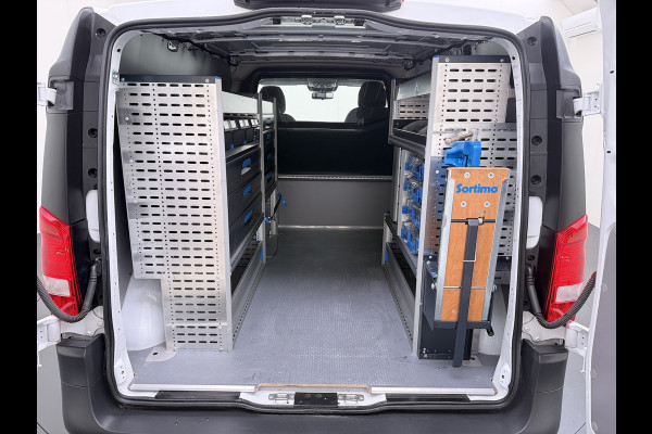 Mercedes-Benz Vito 116CDI Automaat Trekhaak Navi Ecc Cruise Control Euro 6 Camera Bluetooth Sortimo Kasten Stoelverwarming Cruise Control Pdc Lane  Betonplex Vloer Schuifdeur Achterdeuren Licht-/regensensor Zijwind assistent 1e Eigenaar 2.500KG Trekgewicht