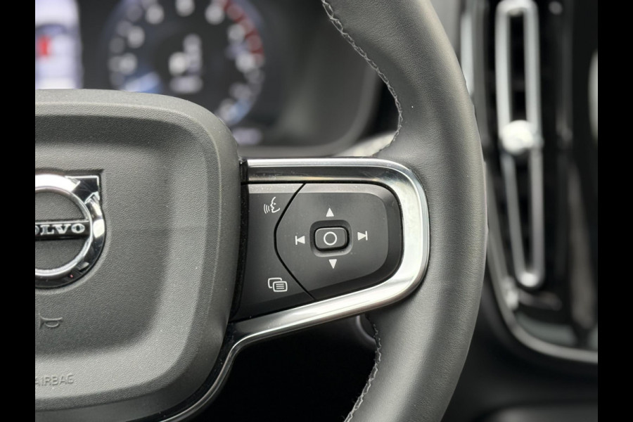 Volvo XC40 1.5 T4 Recharge R-Design |Pano|H/K|Winterpakket|360Cam|Trekhaak