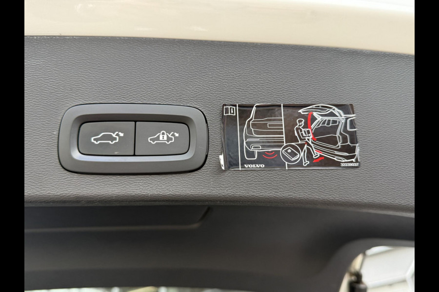 Volvo XC40 1.5 T4 Recharge R-Design |Pano|H/K|Winterpakket|360Cam|Trekhaak