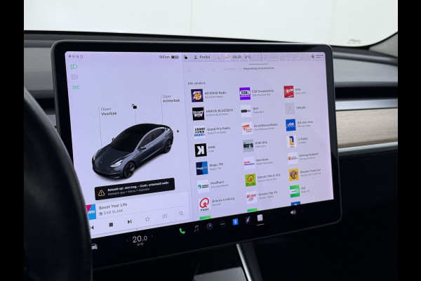 Tesla Model 3 Long Range AWD 75kWh AutoPilot Leder Panoramadak Adaptive-Cruise Camera's Elektr.-Stuur+Stoelen+Spiegels+Geheugen+Easy-Entry+Ver SOH 87% Navi LED DAB Voorverwarmen interieur Keyless One-Pedal-Drive 4WD Origineel Nederlandse Auto