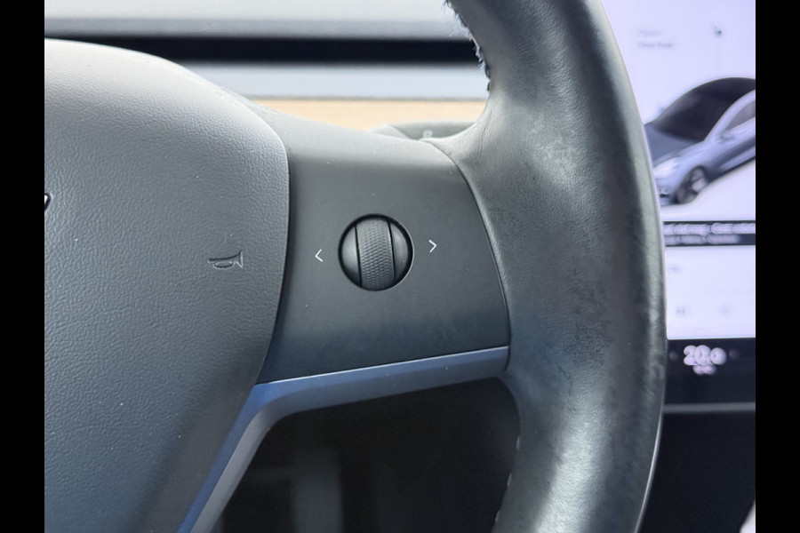 Tesla Model 3 Long Range AWD 75kWh AutoPilot Leder Panoramadak Adaptive-Cruise Camera's Elektr.-Stuur+Stoelen+Spiegels+Geheugen+Easy-Entry+Ver SOH 87% Navi LED DAB Voorverwarmen interieur Keyless One-Pedal-Drive 4WD Origineel Nederlandse Auto