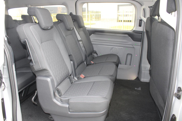 Ford Transit Custom 340 2.5 PHEV L2H1 Limited 233pk |  Kombi | Incl. BTW/BPM | Dubbele zijschuifdeur | Privacy Glass | Inklapbare trekhaak | 17 inch lichtmetalen velgen | Driver Assistance Pack Premium | Verwarmbaar stuurwiel