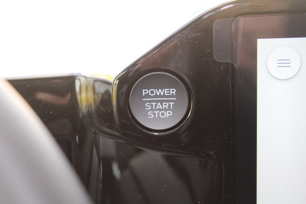 Ford Transit Custom 340 2.5 PHEV L2H1 Limited 233pk |  Kombi | Incl. BTW/BPM | Dubbele zijschuifdeur | Privacy Glass | Inklapbare trekhaak | 17 inch lichtmetalen velgen | Driver Assistance Pack Premium | Verwarmbaar stuurwiel