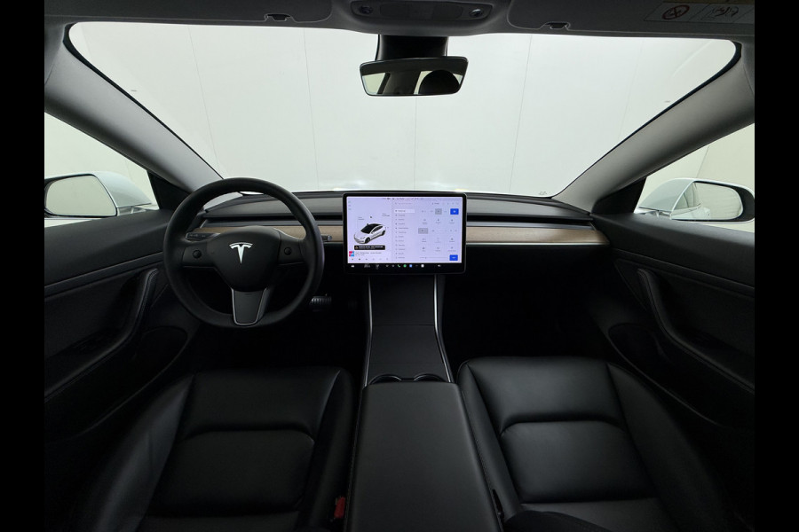 Tesla Model 3 SR+ 325PK LFP-Accu AutoPilot Leer Pano-Dak Adaptive Cruise Lmv 18" Camera's Elektr.-Stuur+Stoelen+Spiegels+Geheugen+Easy-Entry+V SOH 88% Ecc Navi Led DAB Voorverwarmen interieur via App Keyless One-Pedal-Drive Origineel Nederlandse Auto Fabrieksgarantie op Accu en Motor tot 11-12-2028/160.000km LFP accu dus 100% opladen!
