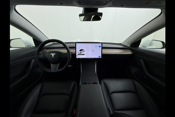 Tesla Model 3 SR+ 325PK LFP-Accu AutoPilot Leer Pano-Dak Adaptive Cruise Lmv 18" Camera's Elektr.-Stuur+Stoelen+Spiegels+Geheugen+Easy-Entry+V SOH 88% Ecc Navi Led DAB Voorverwarmen interieur via App Keyless One-Pedal-Drive Origineel Nederlandse Auto Fabrieksgarantie op Accu en Motor tot 11-12-2028/160.000km LFP accu dus 100% opladen!