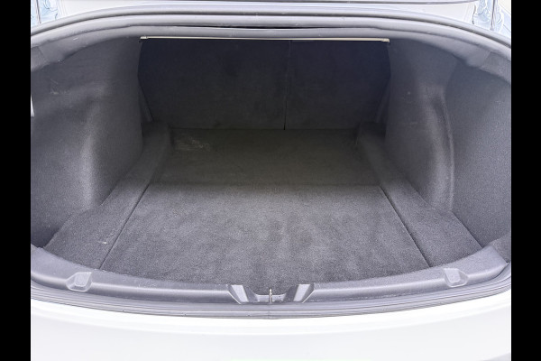 Tesla Model 3 SR+ 325PK LFP-Accu AutoPilot Leer Pano-Dak Adaptive Cruise Lmv 18" Camera's Elektr.-Stuur+Stoelen+Spiegels+Geheugen+Easy-Entry+V SOH 88% Ecc Navi Led DAB Voorverwarmen interieur via App Keyless One-Pedal-Drive Origineel Nederlandse Auto Fabrieksgarantie op Accu en Motor tot 11-12-2028/160.000km LFP accu dus 100% opladen!