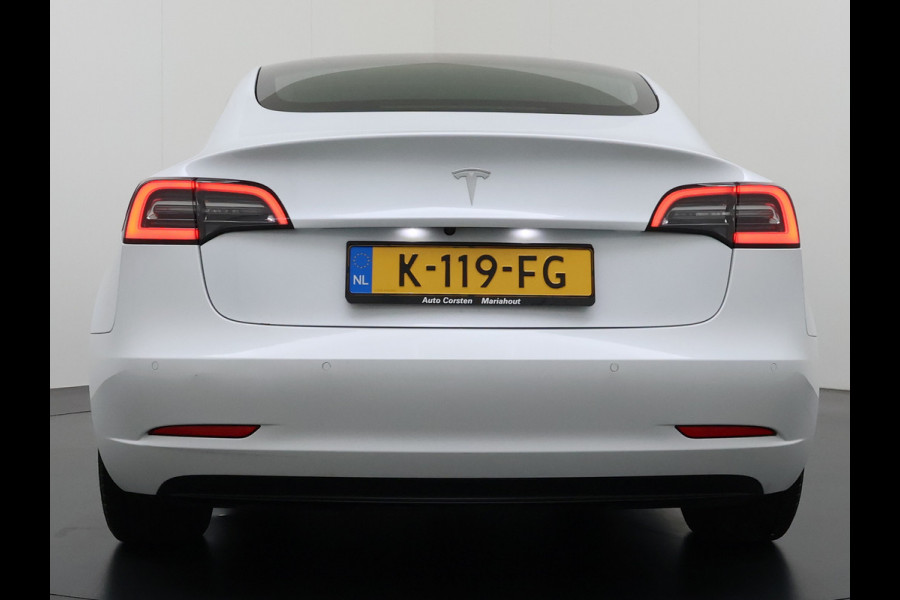 Tesla Model 3 SR+ 325PK LFP-Accu AutoPilot Leer Pano-Dak Adaptive Cruise Lmv 18" Camera's Elektr.-Stuur+Stoelen+Spiegels+Geheugen+Easy-Entry+V SOH 88% Ecc Navi Led DAB Voorverwarmen interieur via App Keyless One-Pedal-Drive Origineel Nederlandse Auto Fabrieksgarantie op Accu en Motor tot 11-12-2028/160.000km LFP accu dus 100% opladen!