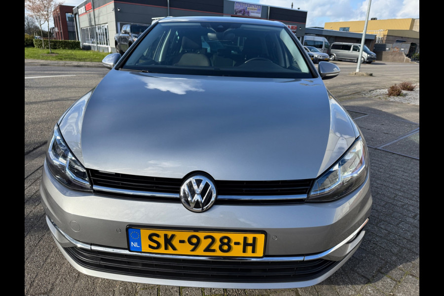 Volkswagen Golf 1.0 TSI 2018 DSG HIGH-LINE LED ACC KEYLESS NAP LUXE ALCANTARA