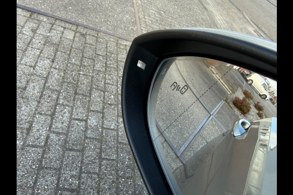 Volkswagen Golf 1.0 TSI 2018 DSG HIGH-LINE LED ACC KEYLESS NAP LUXE ALCANTARA