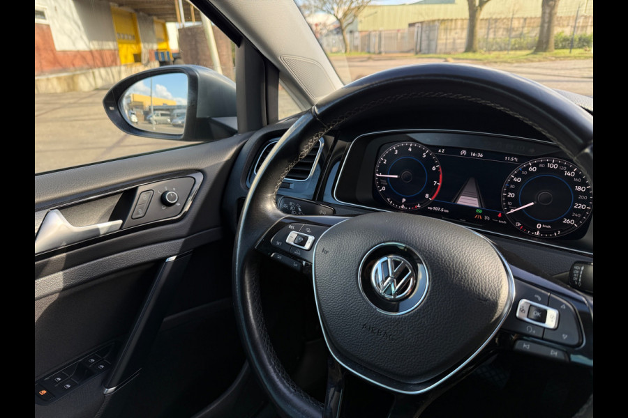 Volkswagen Golf 1.0 TSI 2018 DSG HIGH-LINE LED ACC KEYLESS NAP LUXE ALCANTARA