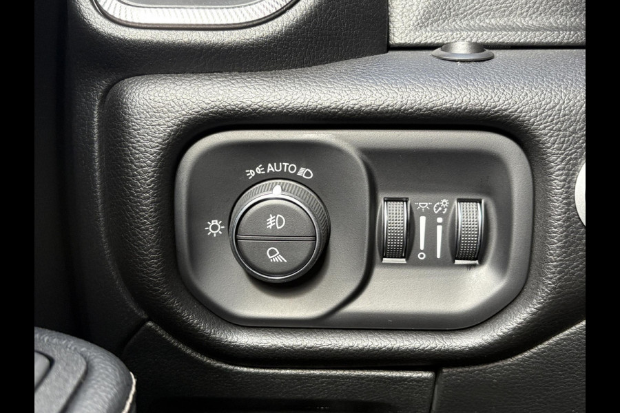 Dodge Ram 1500 3.0 SST 4x4 Crew Cab Sport 420pk | LPG | Panoramadak | Trekhaak |