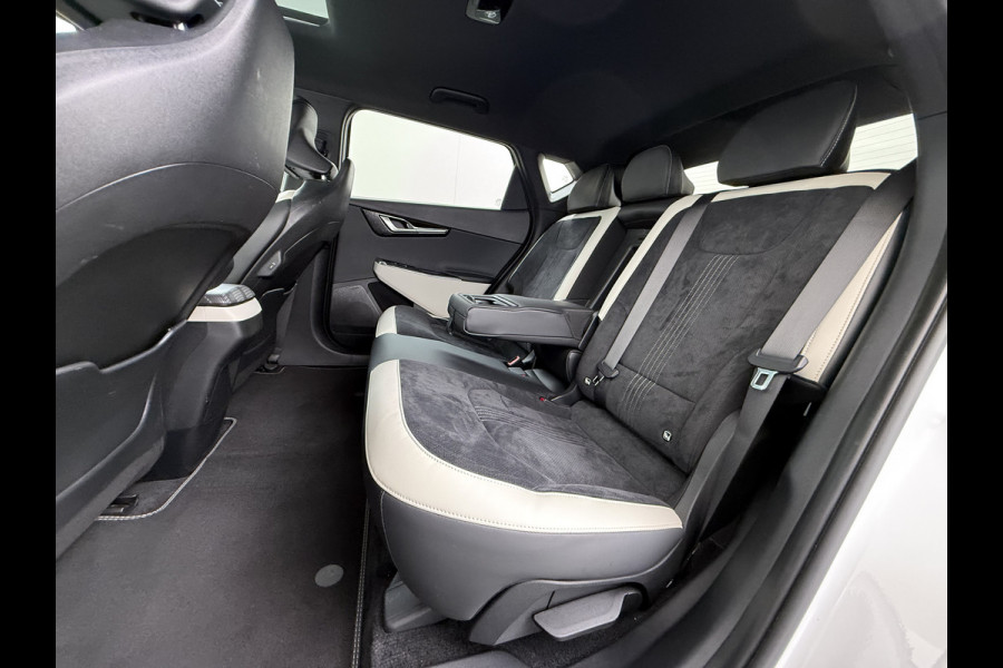 Kia Ev6 GT-Line 77.4kWh SOH 100% Warmtepomp V2L Panorama-schuifdak Meridian-Audio Head-Up Stoel-Massage+Ventilatie Elek.Stoelen+Memory 3 DAB Elek.Achterklep Lmv Lane Assist Privacy Glas Laden tot 240kW 1e Eigenaar Origineel Nederlandse Auto