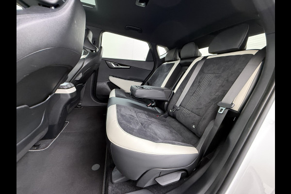Kia Ev6 GT-Line 77.4kWh SOH 100% Warmtepomp V2L Panorama-schuifdak Meridian-Audio Head-Up Stoel-Massage+Ventilatie Elek.Stoelen+Memory 3 DAB Elek.Achterklep Lmv Lane Assist Privacy Glas Laden tot 240kW 1e Eigenaar Origineel Nederlandse Auto