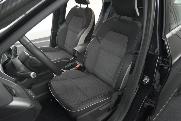 Renault Captur TCe 100 Intens | Camera | Stoelverwarming | Navigatie | Apple Carplay