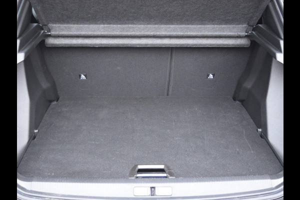 Peugeot 2008 1.2 Hybrid 136 Allure CAMERA MET SENSOREN | NAVI & CARPLAY | STOELVERWARMING |