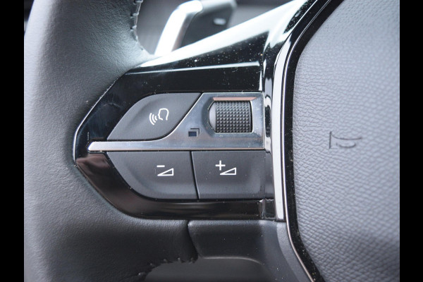 Peugeot 2008 1.2 Hybrid 136 Allure CAMERA MET SENSOREN | NAVI & CARPLAY | STOELVERWARMING |