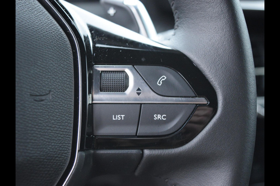 Peugeot 2008 1.2 Hybrid 136 Allure CAMERA MET SENSOREN | NAVI & CARPLAY | STOELVERWARMING |