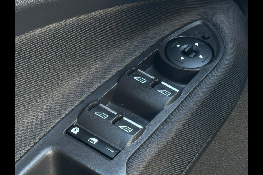 Ford C-MAX 1.5 Titanium Sport 150 pk, achteruitrijcamera, trekhaak, navigatie,stoel -stuurverwarming