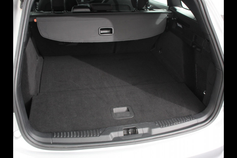 Ford FOCUS Wagon 1.0 125pk Hybrid Automaat ST | Navigatie | Climate control | Cruise control | Apple Carplay/Android Auto | Lichtmetalen velgen | Parkeersensoren | Led Matrix koplampen