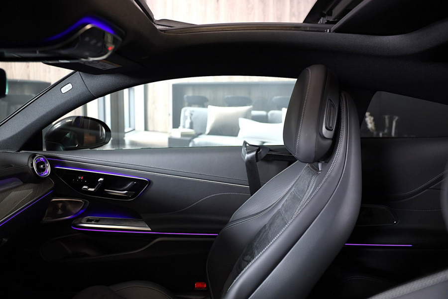 Mercedes-Benz CLE Coupé 300 e AMG 53 Look / Burmester / Head Up / 360 Camera / Memory / Elek Stoelen / Acc / Open Pano / 19 Inch