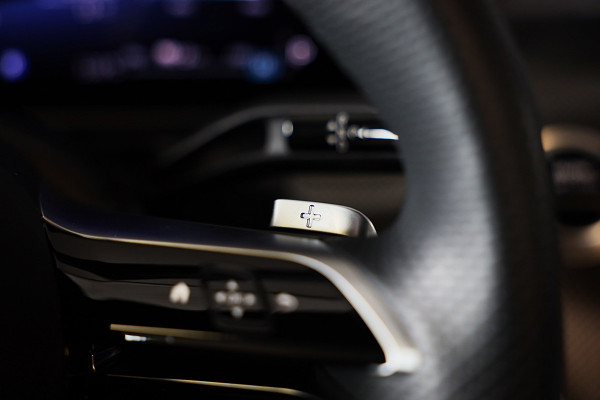 Mercedes-Benz CLE Coupé 300 e AMG 53 Look / Burmester / Head Up / 360 Camera / Memory / Elek Stoelen / Acc / Open Pano / 19 Inch