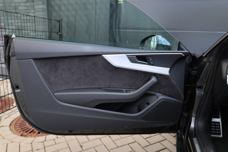 Audi A5 Coupé 2.0 TFSI ultra Launch Edition | NAP! | PANO | S-LINE | STOELVERWARMING | DIGITAL | SFEER | CAMERA |