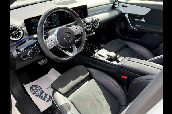 Mercedes-Benz A-Klasse 250 Premium Plus AMG-Pakket l Sfeerverlichting l Widescreen