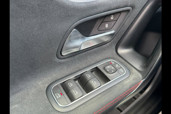 Mercedes-Benz A-Klasse 250 Premium Plus AMG-Pakket l Sfeerverlichting l Widescreen