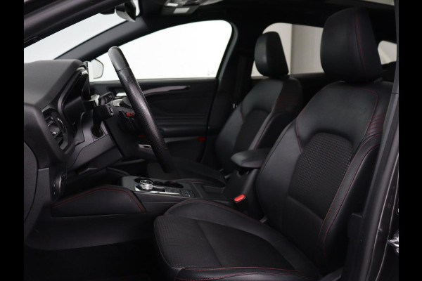 Ford Focus 1.5 EcoBoost ST Line X | Panoramadak | Trekhaak | Adaptive cruise | Stoelverwarming | Half leder | Camera | Carplay | Elektrische stoel | Stuurverwarming | Full LED | Navigatie | Climate control