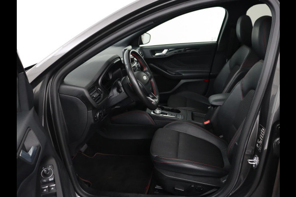 Ford Focus 1.5 EcoBoost ST Line X | Panoramadak | Trekhaak | Adaptive cruise | Stoelverwarming | Half leder | Camera | Carplay | Elektrische stoel | Stuurverwarming | Full LED | Navigatie | Climate control