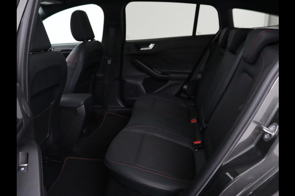 Ford Focus 1.5 EcoBoost ST Line X | Panoramadak | Trekhaak | Adaptive cruise | Stoelverwarming | Half leder | Camera | Carplay | Elektrische stoel | Stuurverwarming | Full LED | Navigatie | Climate control