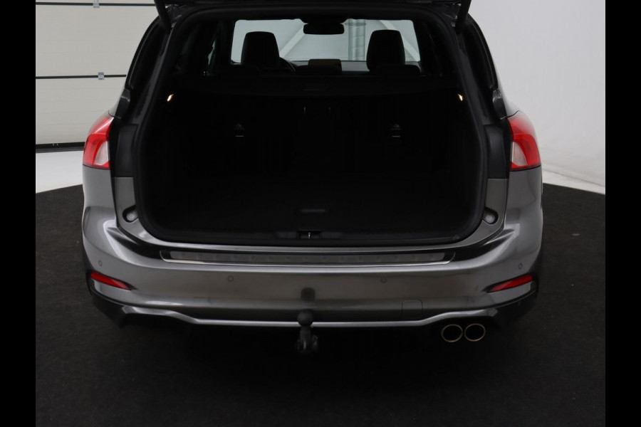 Ford Focus 1.5 EcoBoost ST Line X | Panoramadak | Trekhaak | Adaptive cruise | Stoelverwarming | Half leder | Camera | Carplay | Elektrische stoel | Stuurverwarming | Full LED | Navigatie | Climate control